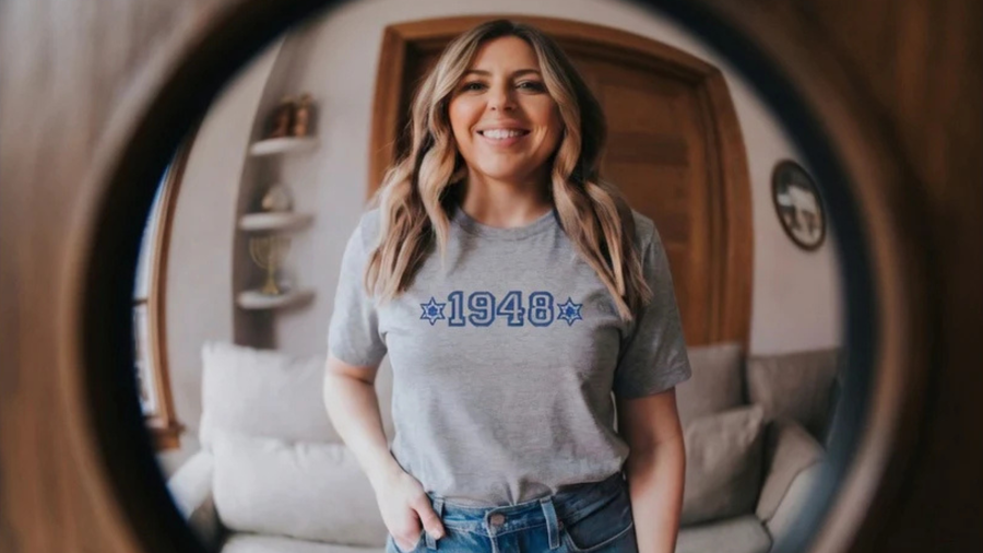 She's Never Been to Israel. She Wears 